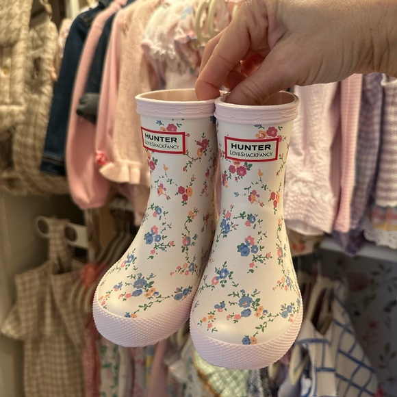 NIB LoveShackFancy x Hunter toddler boots in Confetti Bloom! - Picture 2 of 7